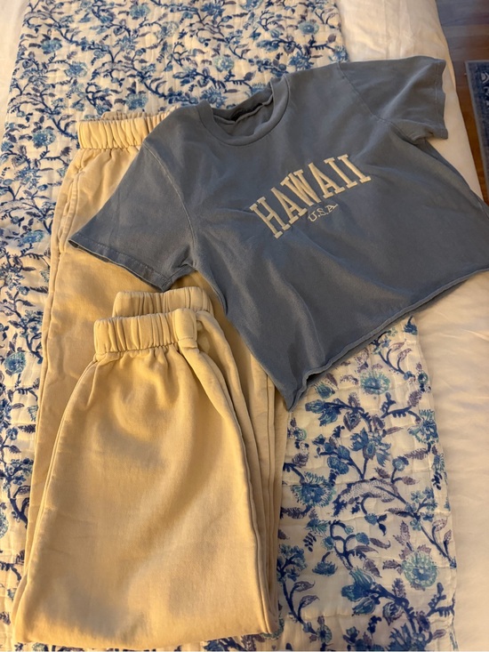 Brandy Melville Pants - Brandy Melville Blue 'HAWAII' Tee with Cream Jogger Pajama Set